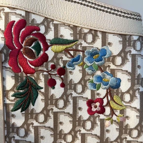 CHRISTIAN DIOR Trotter Pattern Flower Embroidered Handbag Beige - Picture 6 of 10